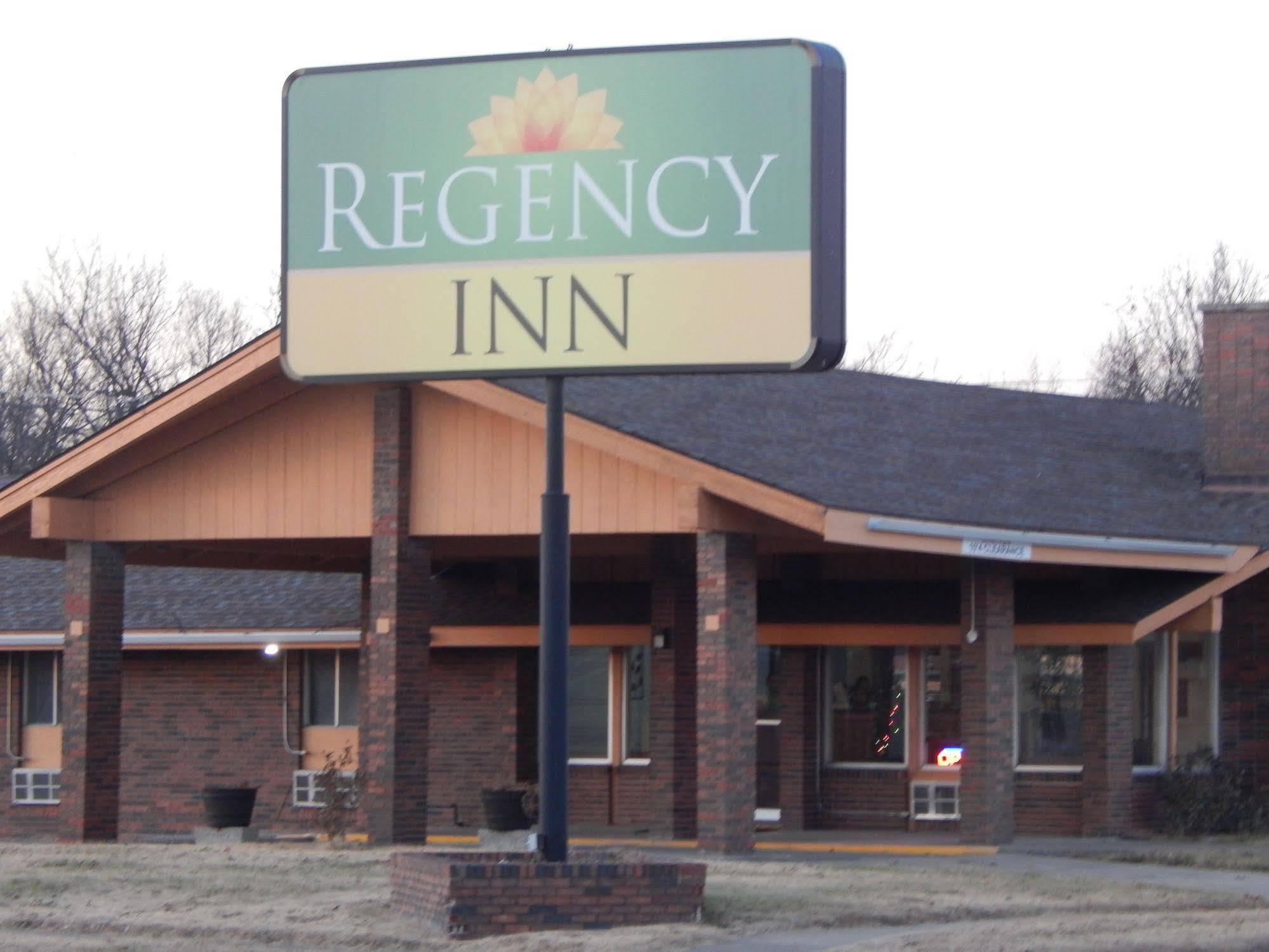 Regency Inn Iola Exterior foto